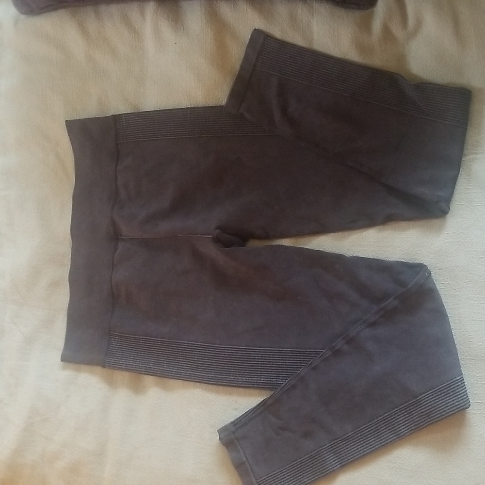 Large Aeropostale leggings